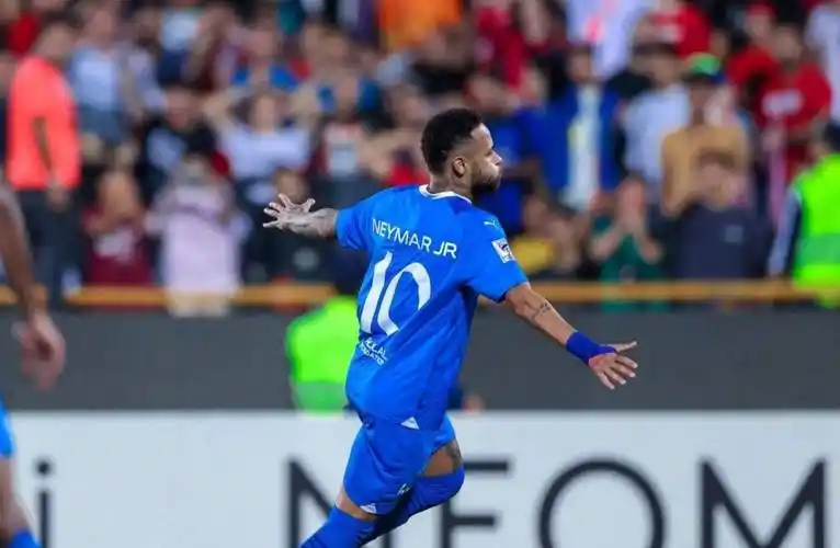 卢宁的出席 卢宁的出席